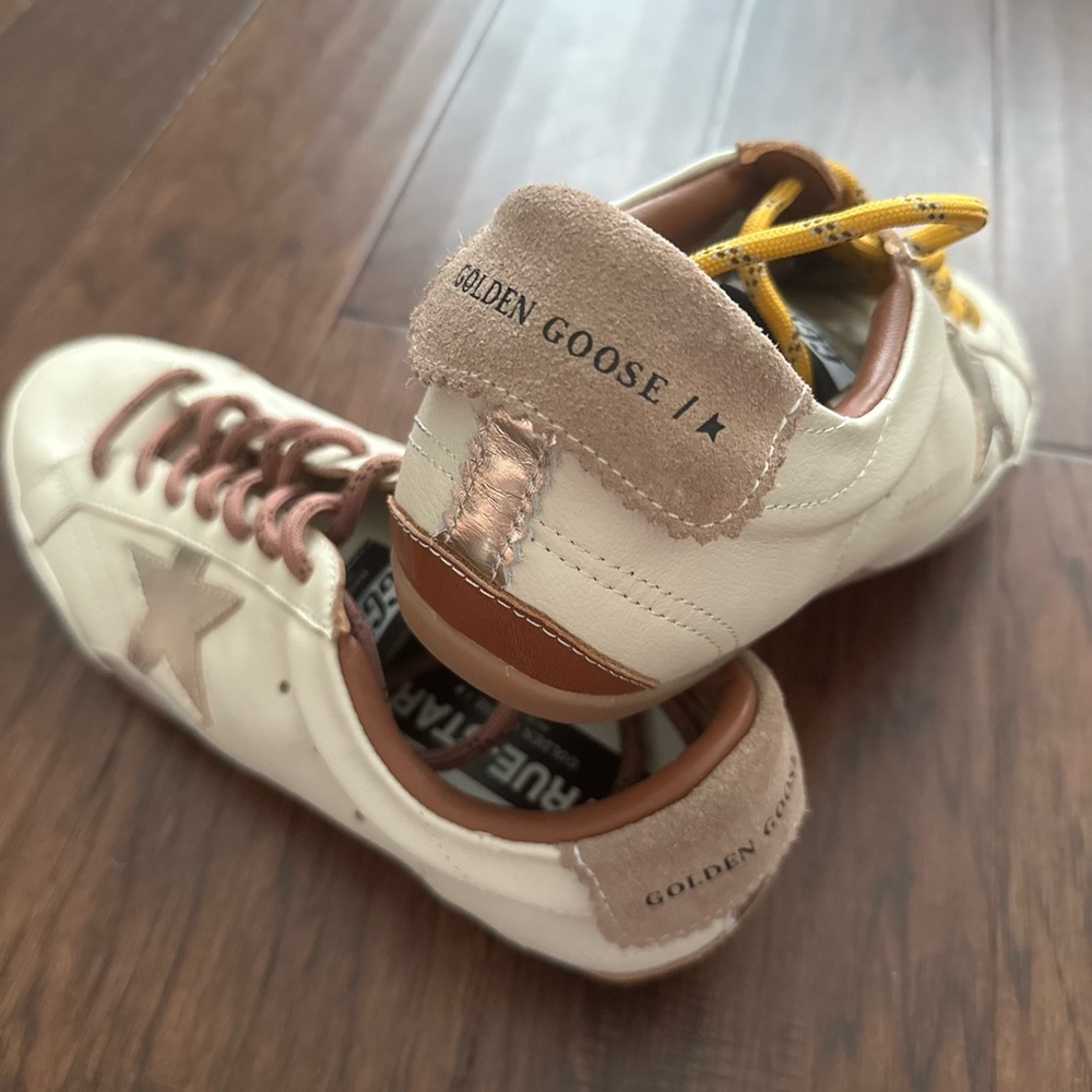 Golde Goose Women’s Sneakers in Cream and Tan